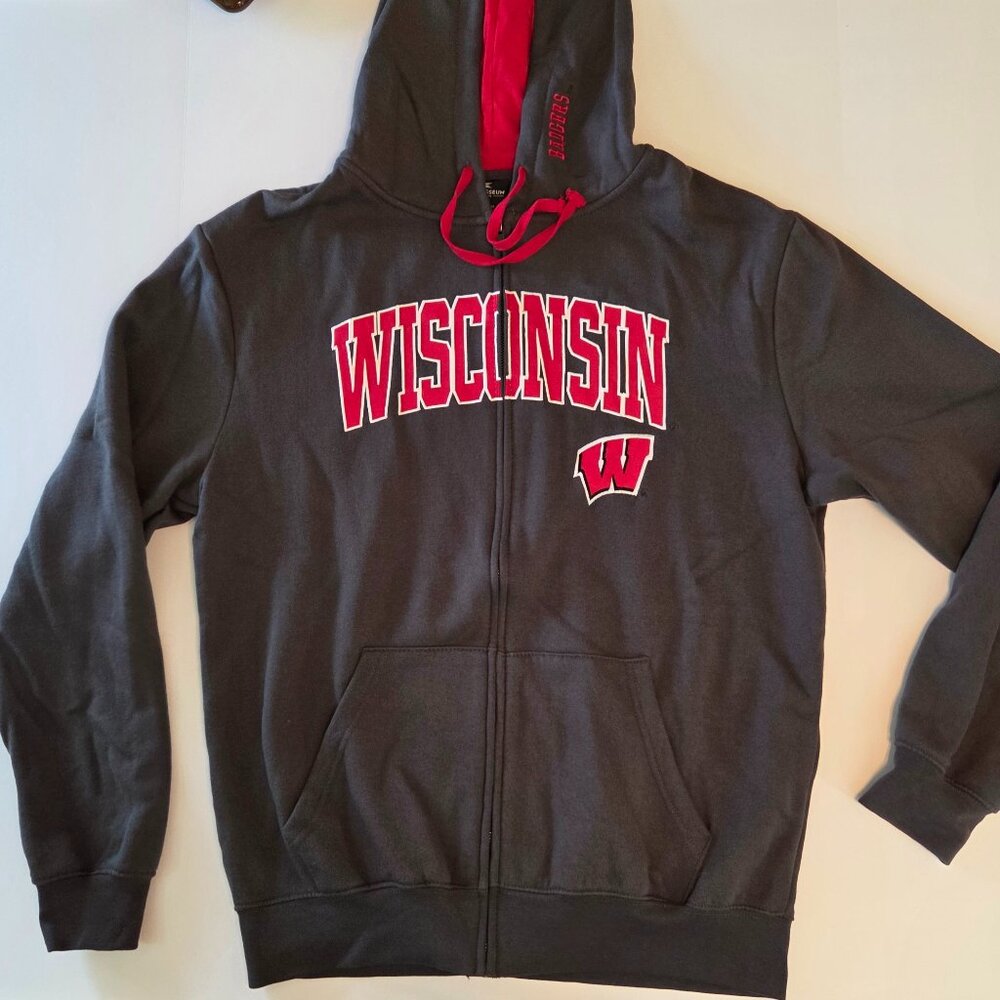 Wisconsin Badgers Zip-Up Hoodie by Colosseum, Men's Large, Dark Gray w/red W